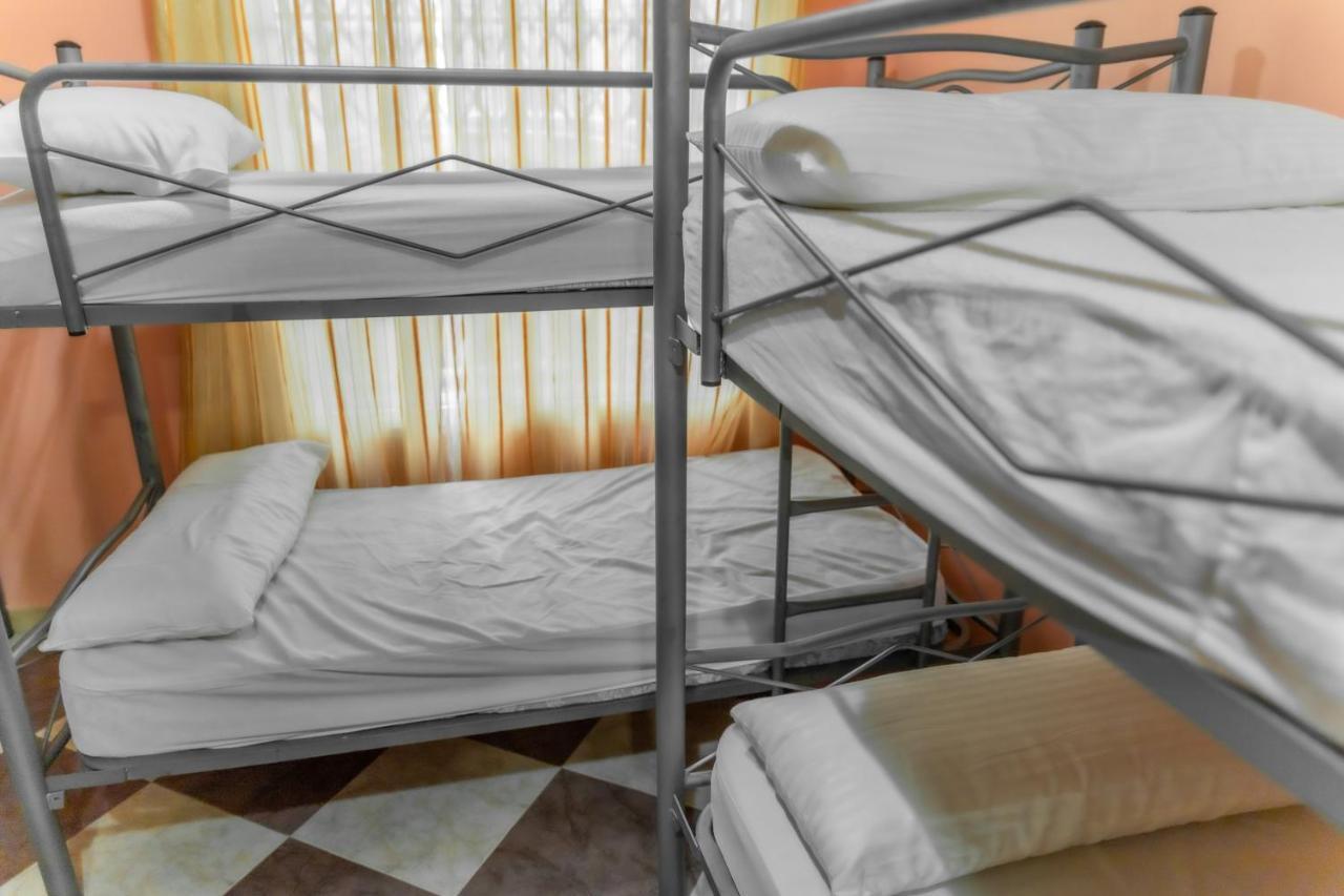 Albergue Rojo Plata Torremegía Kültér fotó