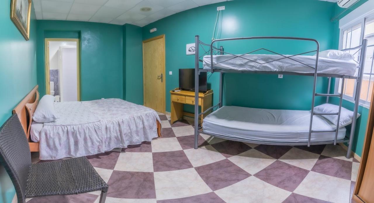 Albergue Rojo Plata Torremegía Kültér fotó