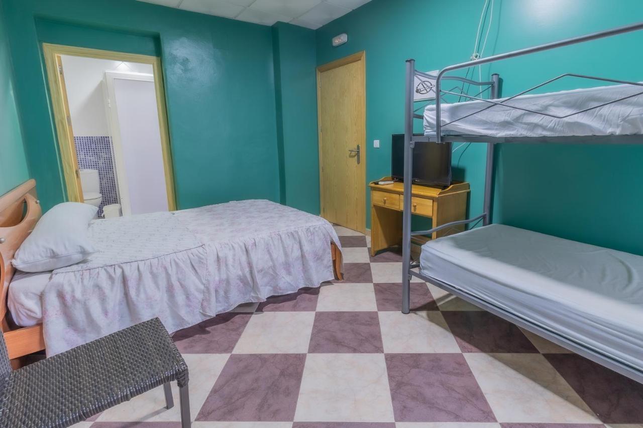 Albergue Rojo Plata Torremegía Kültér fotó