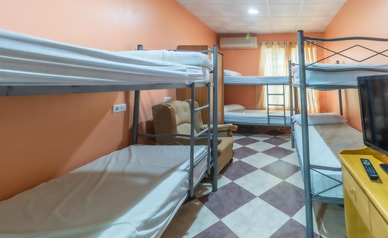 Albergue Rojo Plata Torremegía Kültér fotó